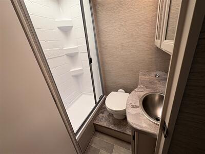2021 THOR CHATEAU 28Z   - Photo 22 - Santee, CA 92071