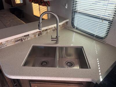 2019 Keystone COUGAR 22RBSWE   - Photo 14 - Santee, CA 92071