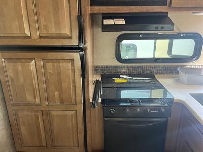 2018 FOREST RIVER ROCKWOOD 2604 2604  WS   - Photo 9 - Santee, CA 92071