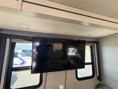 2021 THOR CHATEAU 28Z 28Z   - Photo 22 - Santee, CA 92071