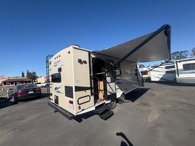 2019 FOREST RIVER FREEDOM EXPRESS ULTRA LITE 246 RKS   - Photo 3 - Santee, CA 92071