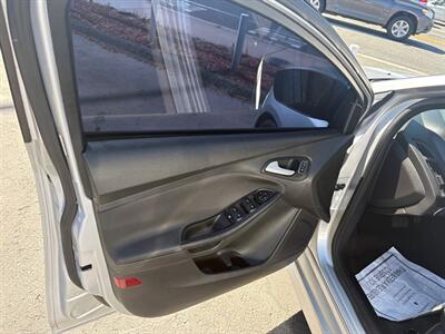 2015 Ford Focus SE   - Photo 13 - Santee, CA 92071