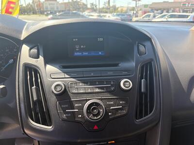 2015 Ford Focus SE   - Photo 9 - Santee, CA 92071
