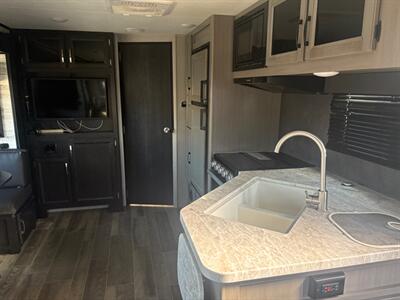 2021 Jayco JAYFLIGHT 27L 27L   - Photo 4 - Santee, CA 92071