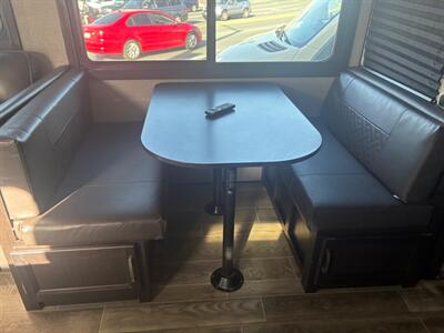 2021 Jayco JAYFLIGHT 27L 27L   - Photo 12 - Santee, CA 92071