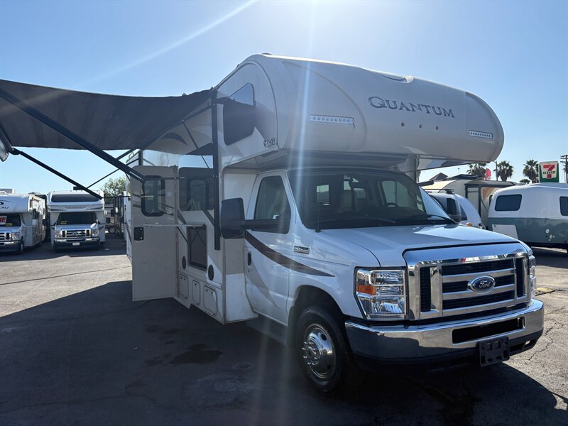 2017 THOR QUANTUM E-450 SD   - Photo 1 - Santee, CA 92071