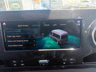 2023 Mercedes-Benz Sprinter 2500 4 x4 like new - Photo 23 - Santee, CA 92071