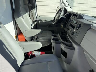 2023 Ford E-350 SD  Box Truck with Liftgate - Photo 13 - Nashville, TN 37210
