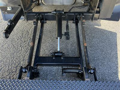 2023 Ford E-350 SD  Box Truck with Liftgate - Photo 47 - Nashville, TN 37210