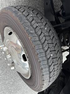 2015 Ford F-450 XL  XL - Photo 9 - Nashville, TN 37210