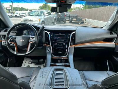 2018 Cadillac Escalade ESV Premium Luxury   - Photo 12 - Nashville, TN 37210