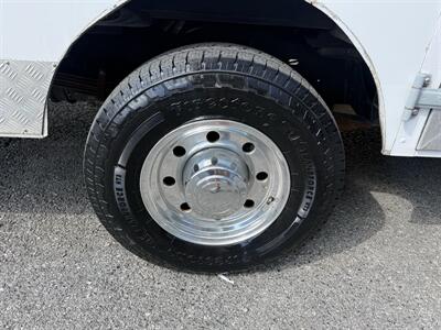 2006 Ford E-350 SD   - Photo 11 - Nashville, TN 37210