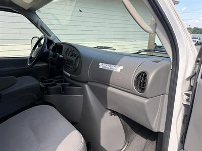 2006 Ford E-350 SD   - Photo 6 - Nashville, TN 37210