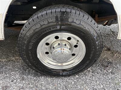 2006 Ford E-350 SD   - Photo 14 - Nashville, TN 37210