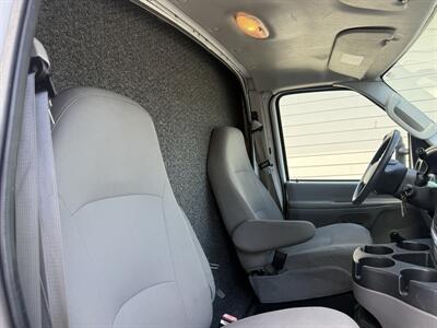 2006 Ford E-350 SD   - Photo 8 - Nashville, TN 37210