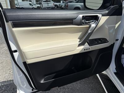 2022 Lexus GX 460 Luxury - Photo 24 - Nashville, TN 37210