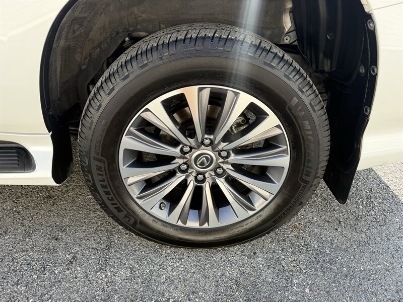 2022 Lexus GX 460 Luxury - Photo 30 - Nashville, TN 37210
