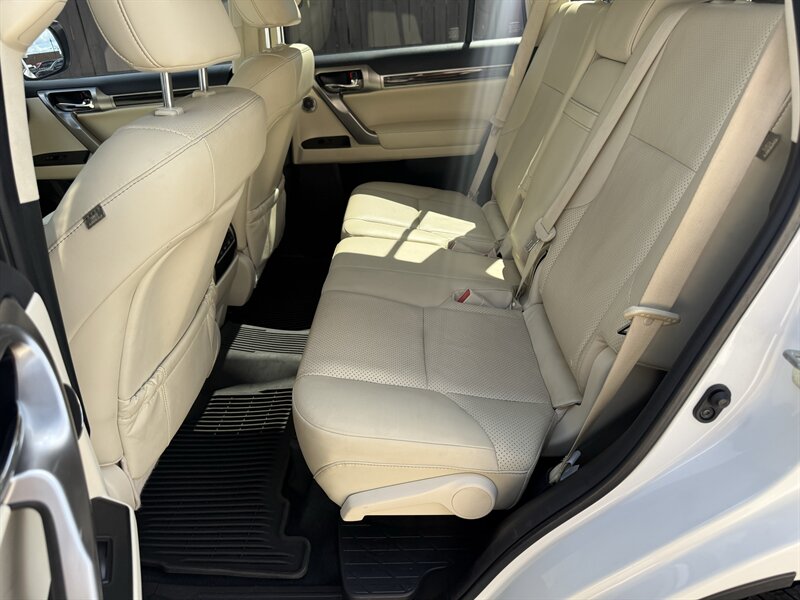 2022 Lexus GX 460 Luxury - Photo 23 - Nashville, TN 37210