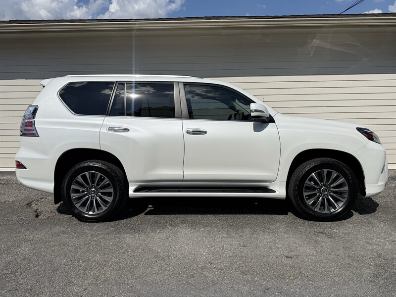 2022 Lexus GX 460 Luxury   - Photo 1 - Nashville, TN 37210