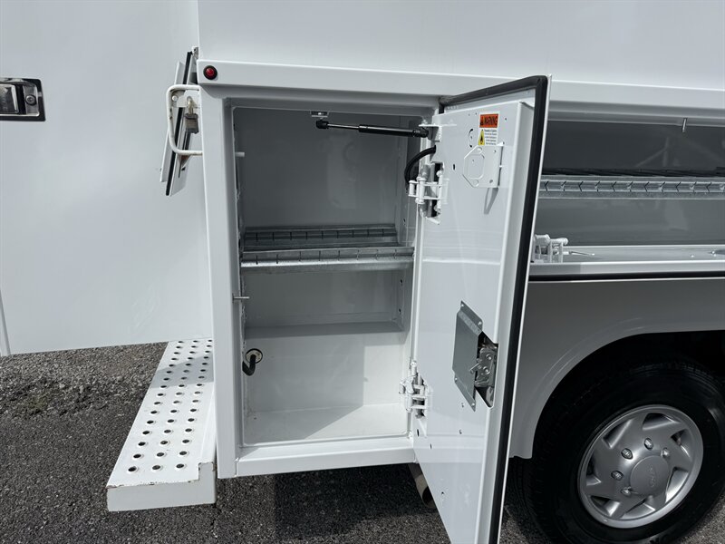 2023 Ford E-350 SD - Photo 39 - Nashville, TN 37210