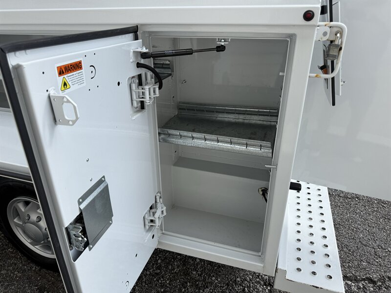 2023 Ford E-350 SD - Photo 30 - Nashville, TN 37210
