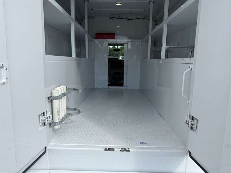 2023 Ford E-350 SD - Photo 35 - Nashville, TN 37210
