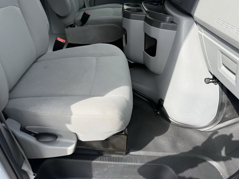 2023 Ford E-350 SD - Photo 23 - Nashville, TN 37210