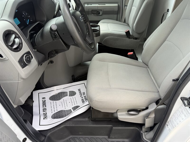 2023 Ford E-350 SD - Photo 6 - Nashville, TN 37210