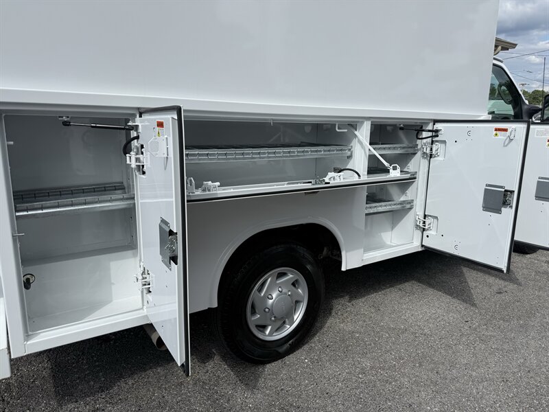 2023 Ford E-350 SD - Photo 40 - Nashville, TN 37210
