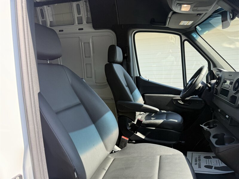 2025 Mercedes-Benz Sprinter 2500 - Photo 8 - Nashville, TN 37210