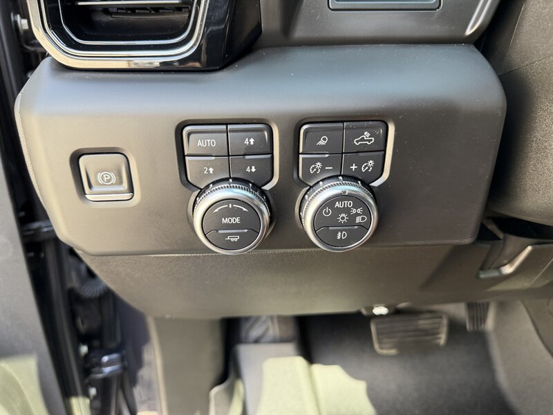 2024 GMC Sierra 2500HD AT4 - Photo 36 - Nashville, TN 37210