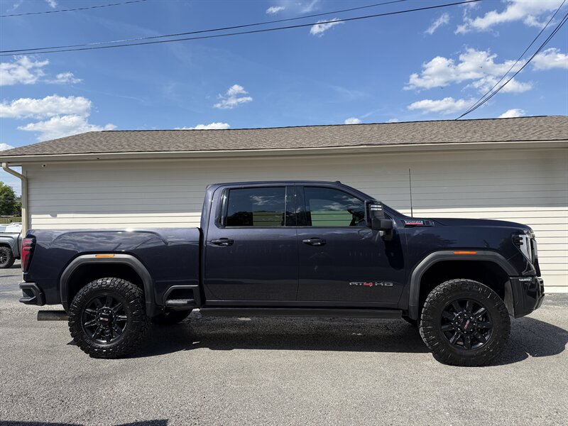 2024 GMC Sierra 2500HD AT4  