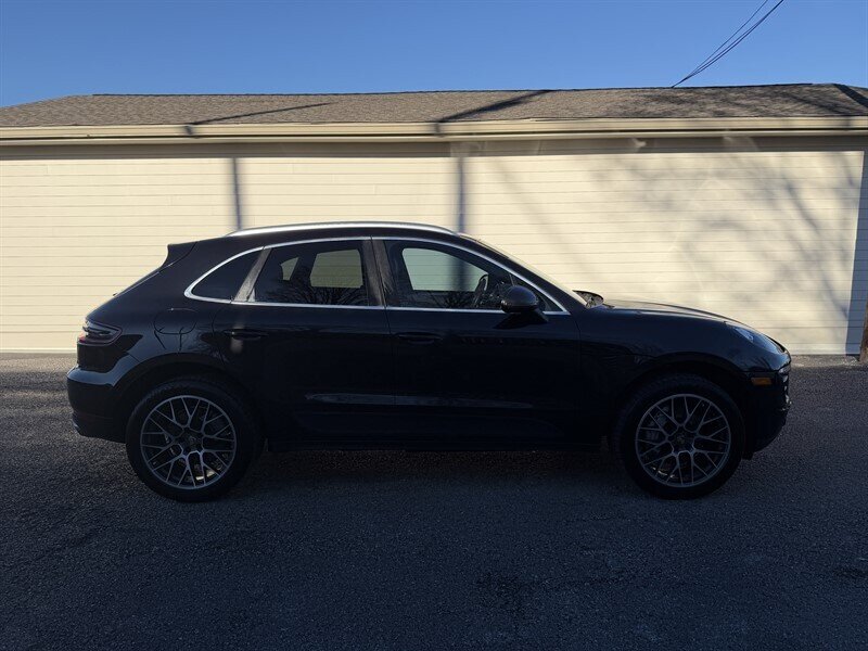2016 Porsche Macan S's photo