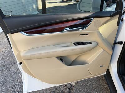 2017 Cadillac XT5 Luxury   - Photo 15 - Nashville, TN 37210