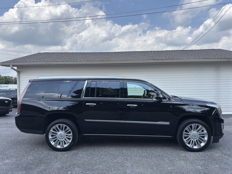 2017 Cadillac Escalade ESV Platinum  