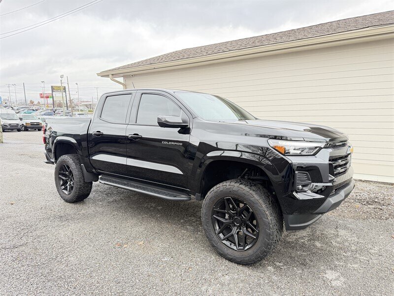 2024 Chevrolet Colorado LT - Photo 2 - Nashville, TN 37210