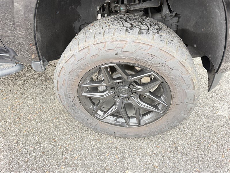 2024 Chevrolet Colorado LT - Photo 13 - Nashville, TN 37210