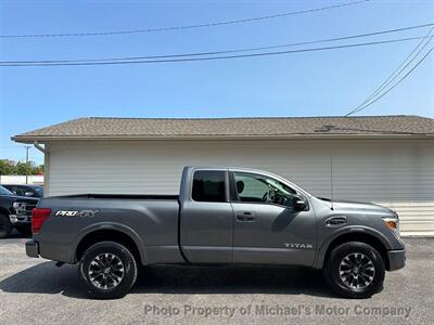 2017 Nissan Titan SV  