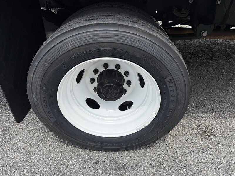 2021 Ford F-550 Super Duty XLT - Photo 3 - Nashville, TN 37210