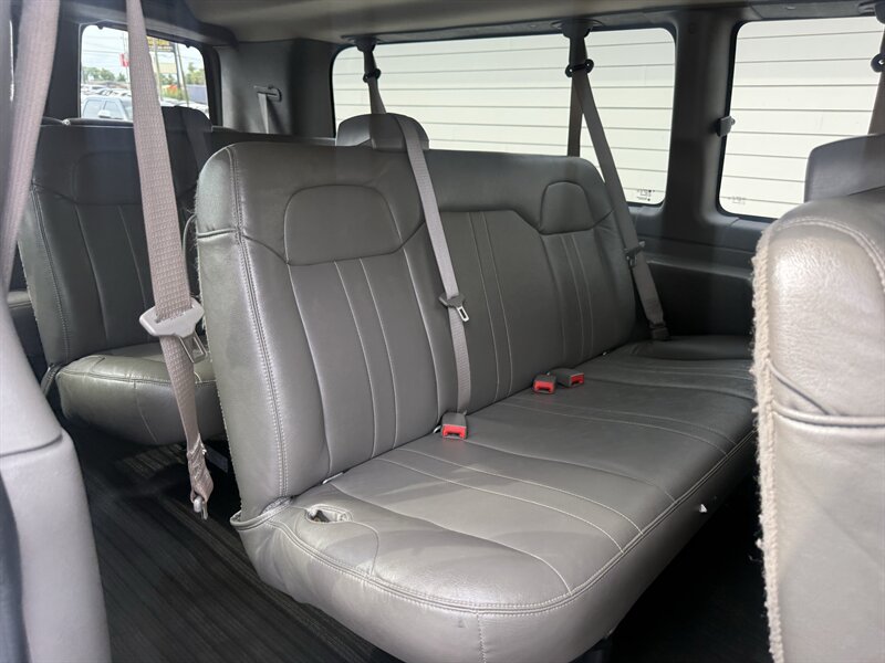 2018 Chevrolet Express LS 3500 - Photo 19 - Nashville, TN 37210