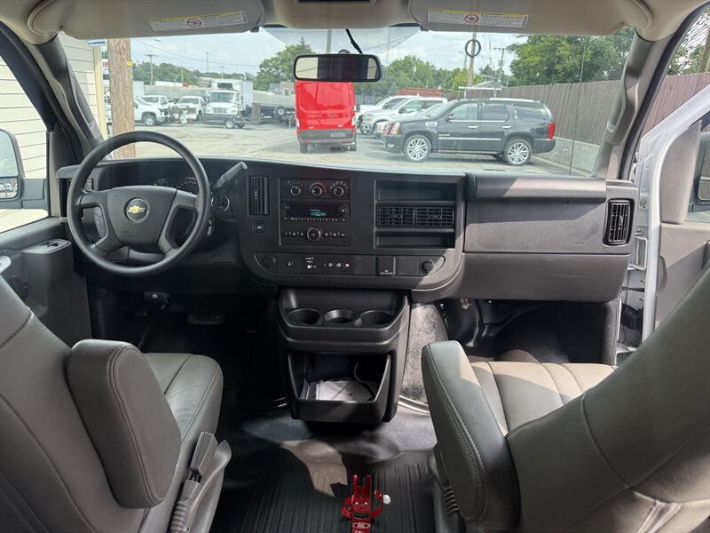 2018 Chevrolet Express LS 3500 - Photo 23 - Nashville, TN 37210