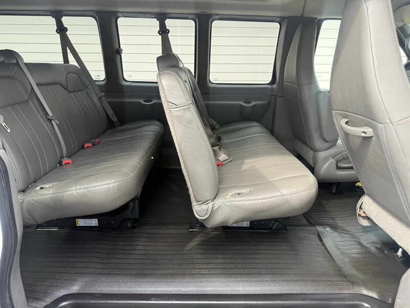 2018 Chevrolet Express LS 3500 - Photo 20 - Nashville, TN 37210