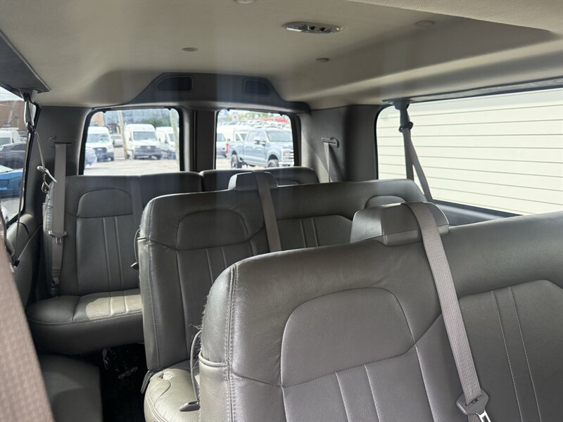 2018 Chevrolet Express LS 3500 - Photo 22 - Nashville, TN 37210