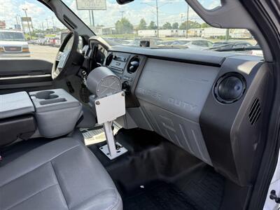 2016 Ford F-550 XL ALTEC BUCKET TRUCK - Photo 33 - Nashville, TN 37210