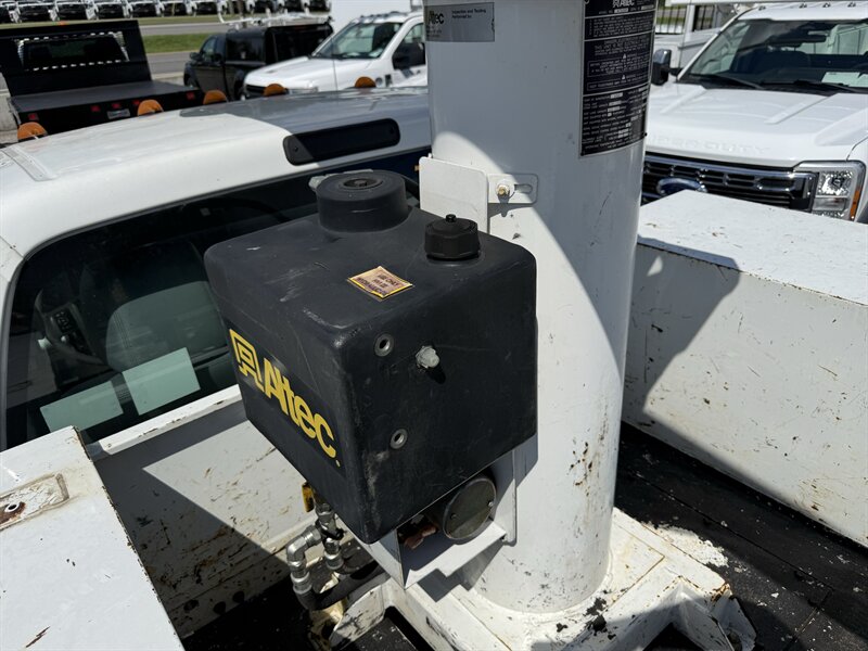2016 Ford F-550 XL ALTEC BUCKET TRUCK - Photo 25 - Nashville, TN 37210