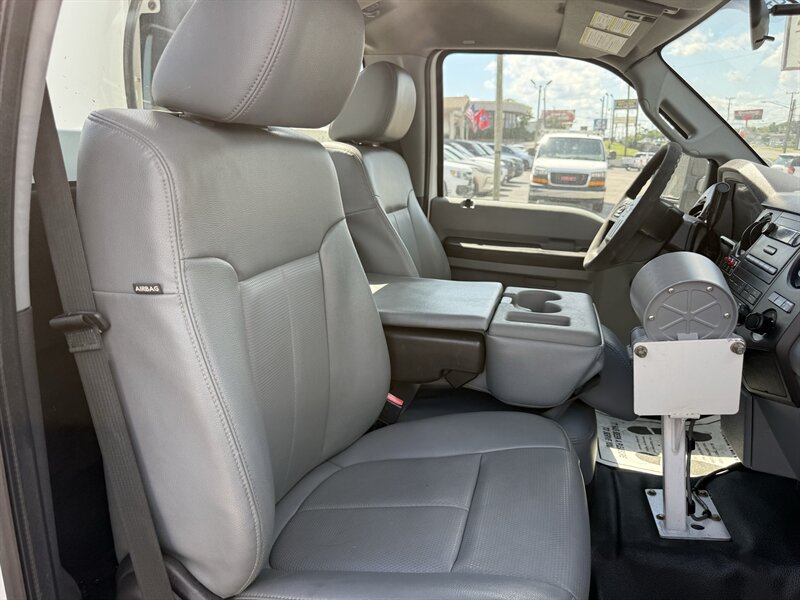 2016 Ford F-550 XL ALTEC BUCKET TRUCK - Photo 30 - Nashville, TN 37210