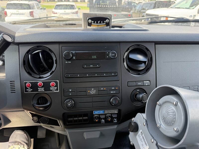 2016 Ford F-550 XL ALTEC BUCKET TRUCK - Photo 42 - Nashville, TN 37210