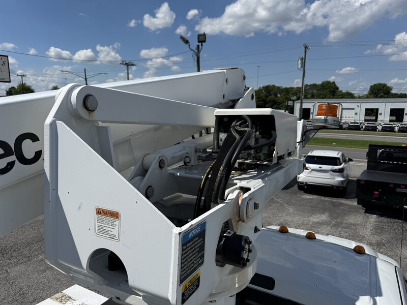 2016 Ford F-550 XL ALTEC BUCKET TRUCK - Photo 24 - Nashville, TN 37210