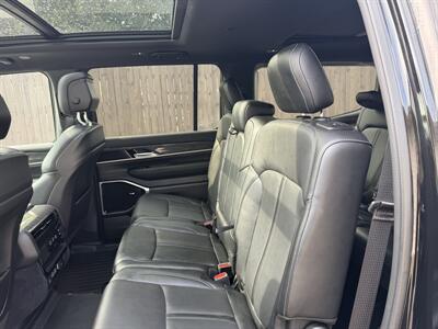 2022 Jeep Wagoneer Series III - Photo 25 - Nashville, TN 37210