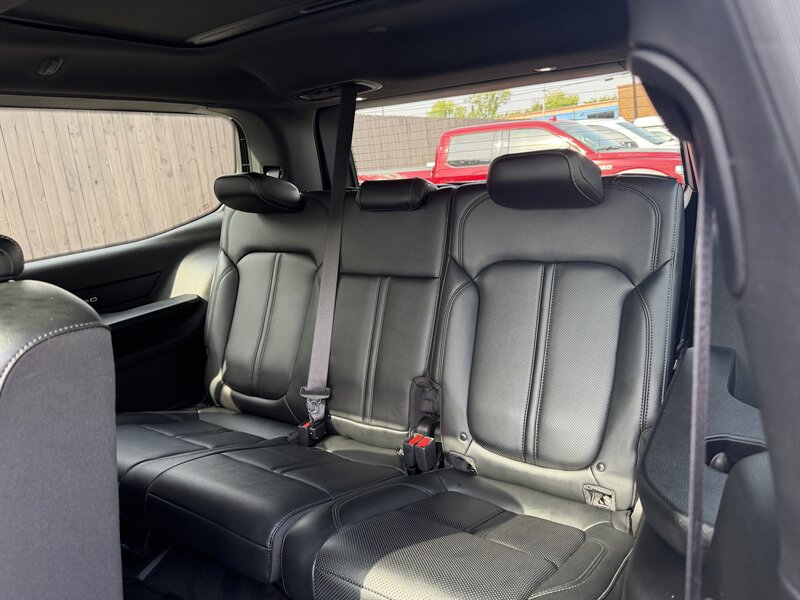 2022 Jeep Wagoneer Series III photo 27